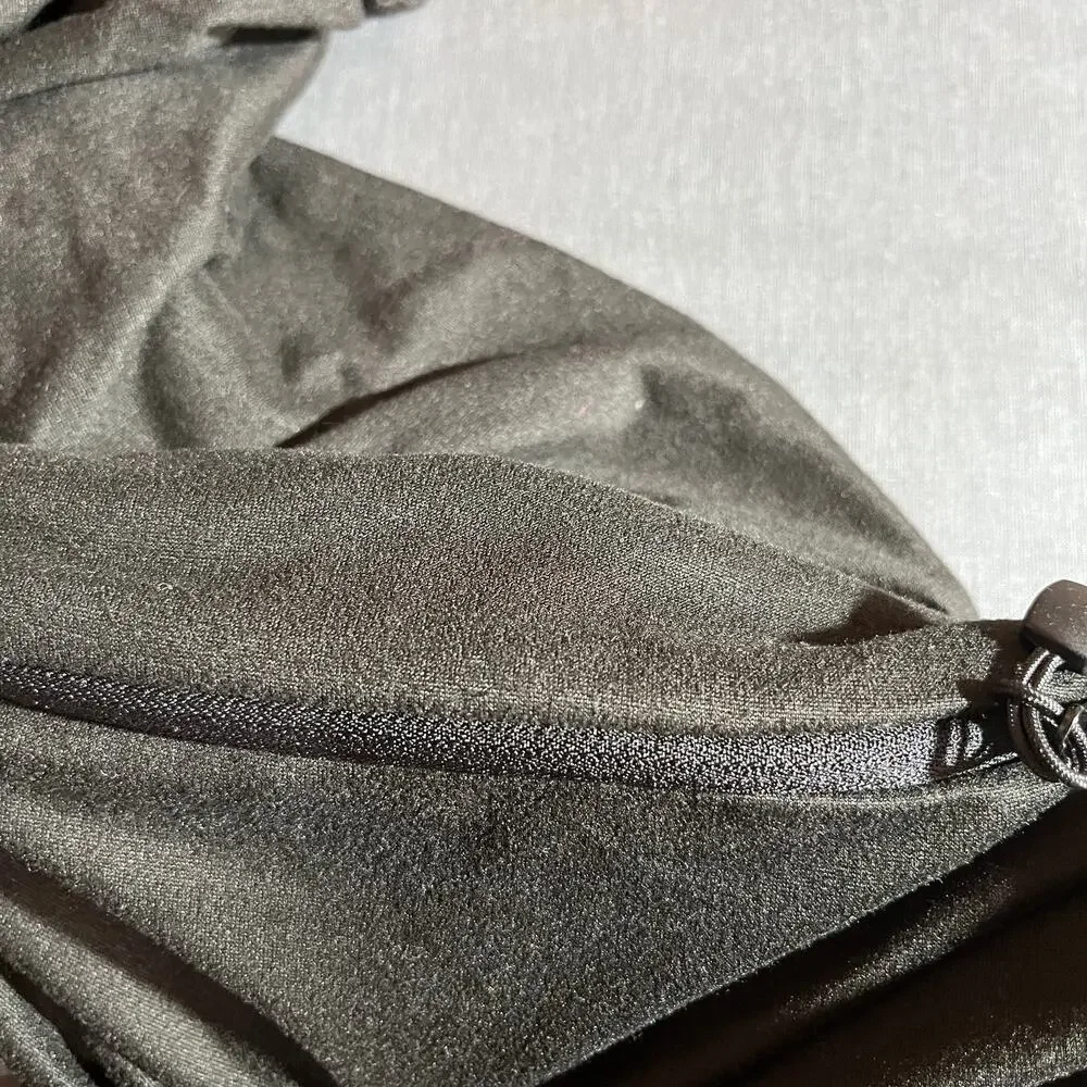 Beyond Yoga‎ Hidden Pocket Infinity Scarf Womens One Size Black Lightweight